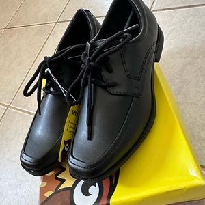 Kids black smart fit dress shoes brand new with tags